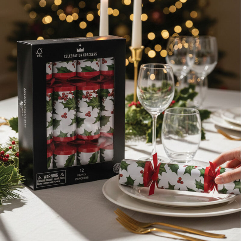 Celebration Crackers Holly Berry 12 Family Christmas Crackers